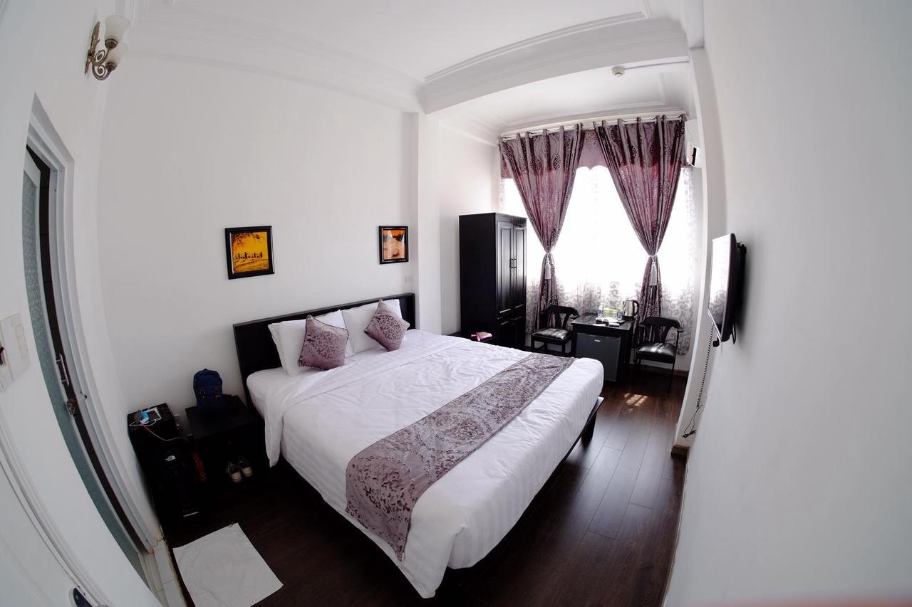 Evelyn Hotel Danang Exterior photo